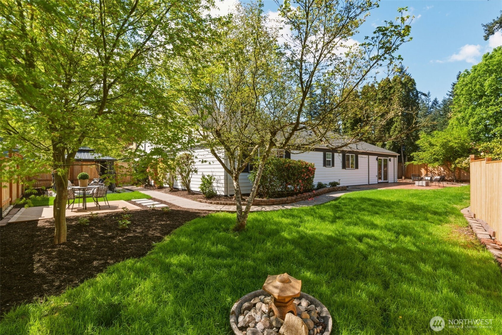 16432 NE 18th Street , Bellevue, WA 98008