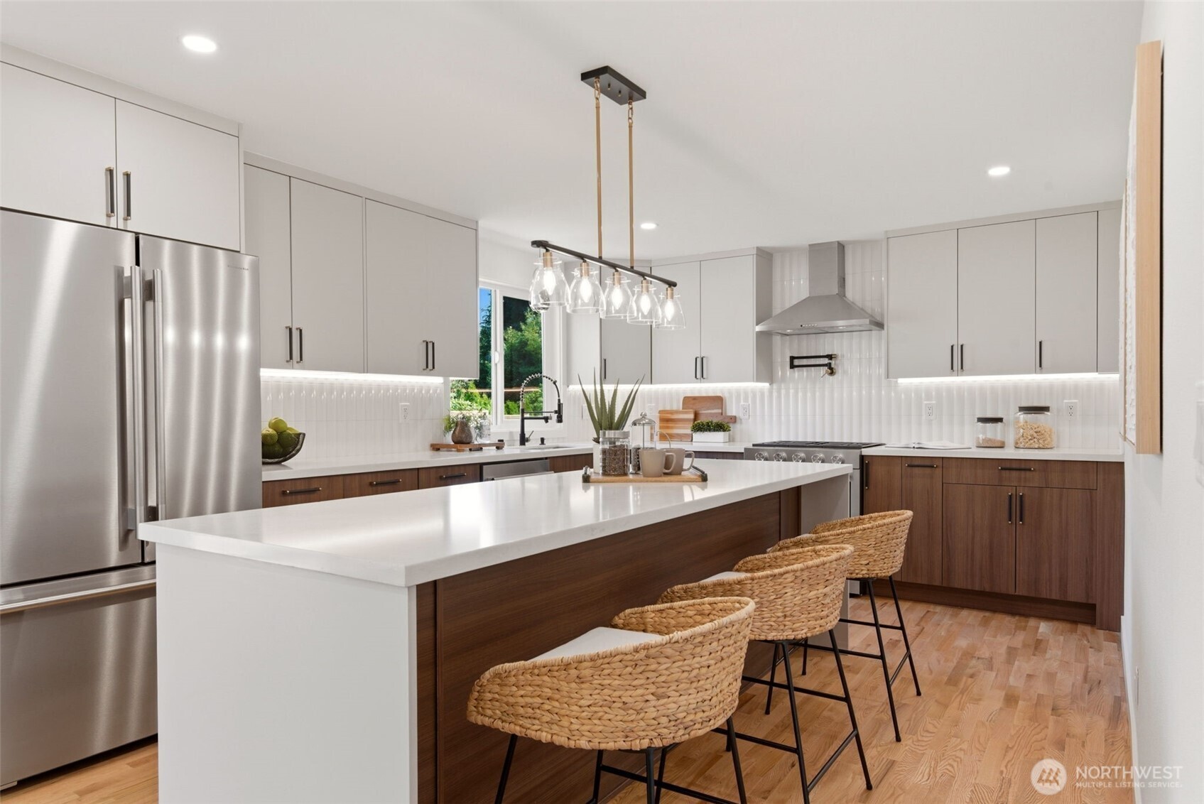 16432 NE 18th Street , Bellevue, WA 98008