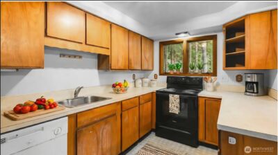 17118 Riverview Way E, Enumclaw, WA 98022 - Photo 12