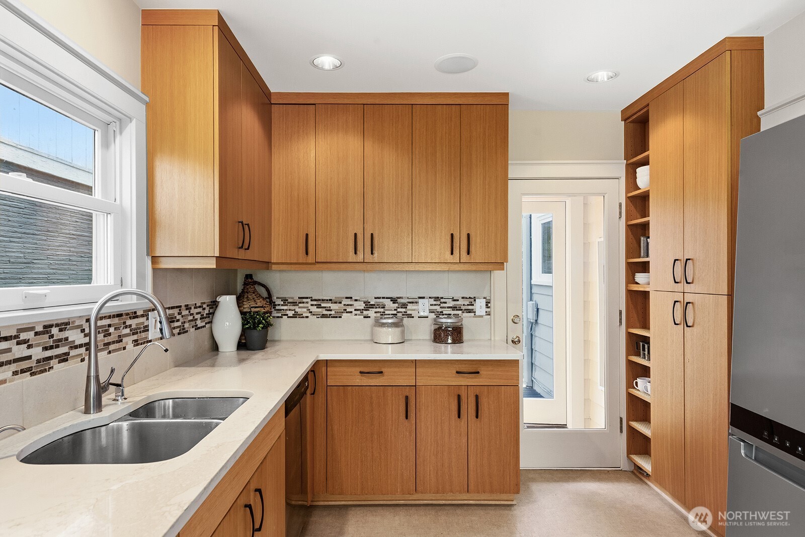 2514 Lake Park Drive S, Seattle, WA 98144-5609