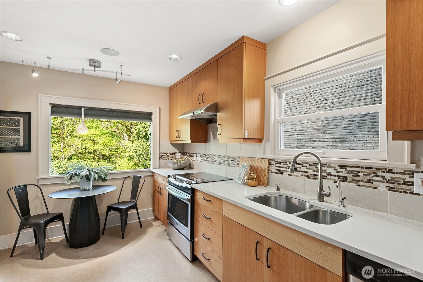 2514 Lake Park Drive S, Seattle, WA 98144-5609