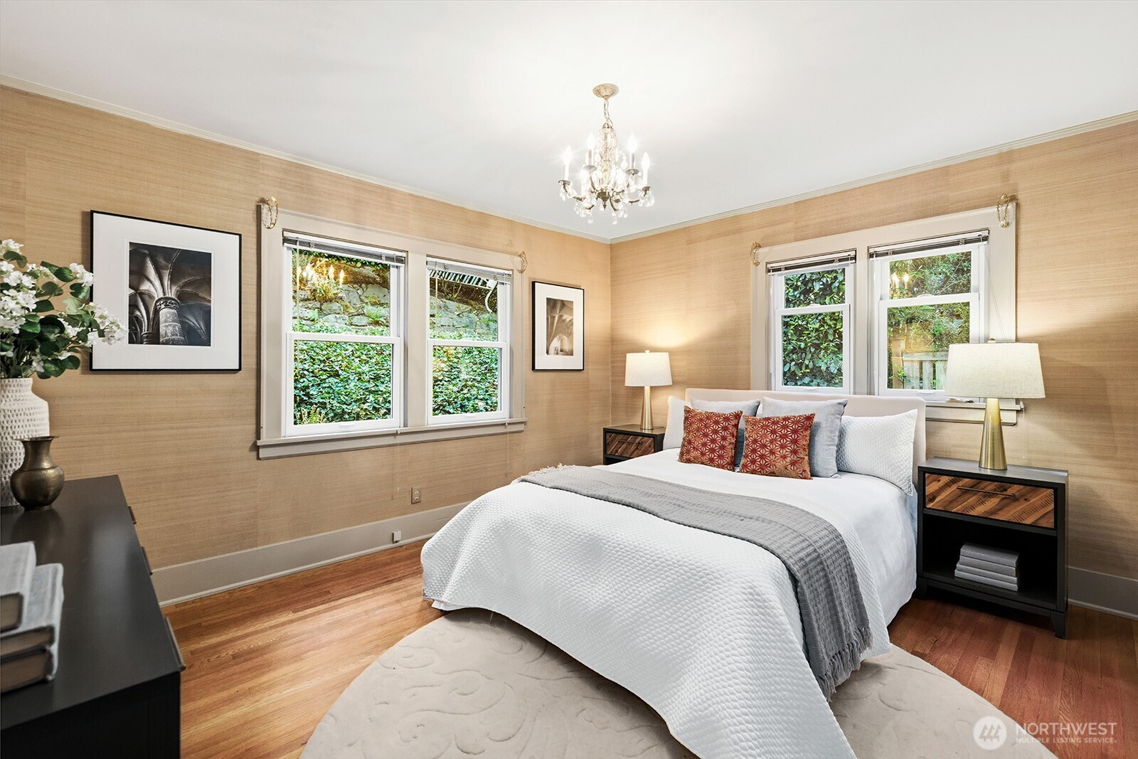 2514 Lake Park Drive S, Seattle, WA 98144-5609