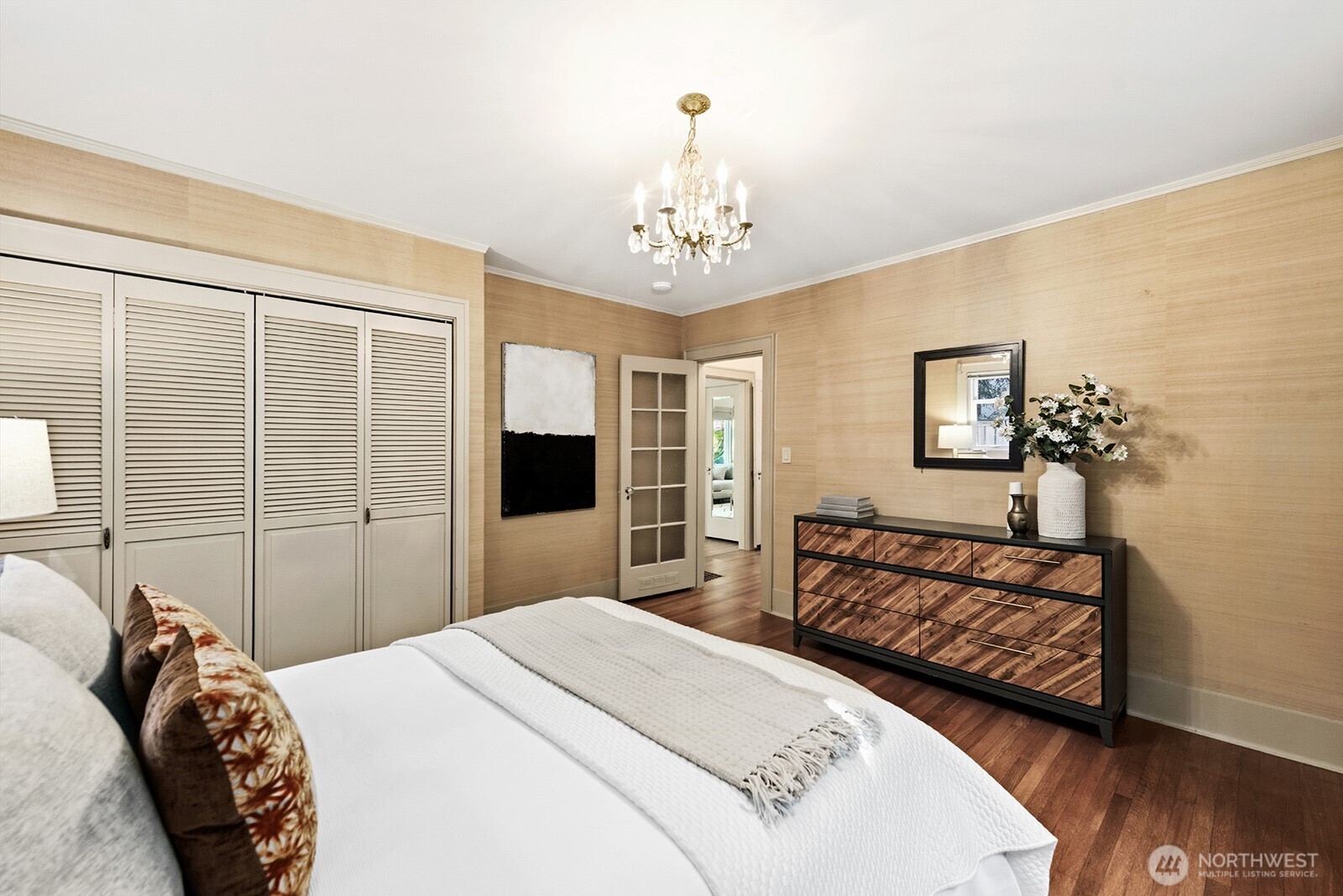 2514 Lake Park Drive S, Seattle, WA 98144-5609