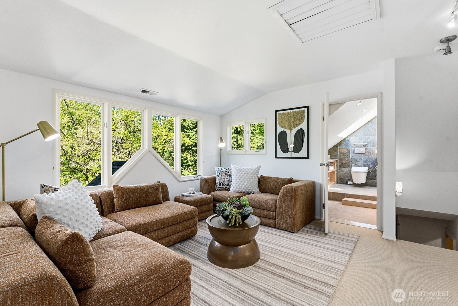 2514 Lake Park Drive S, Seattle, WA 98144-5609
