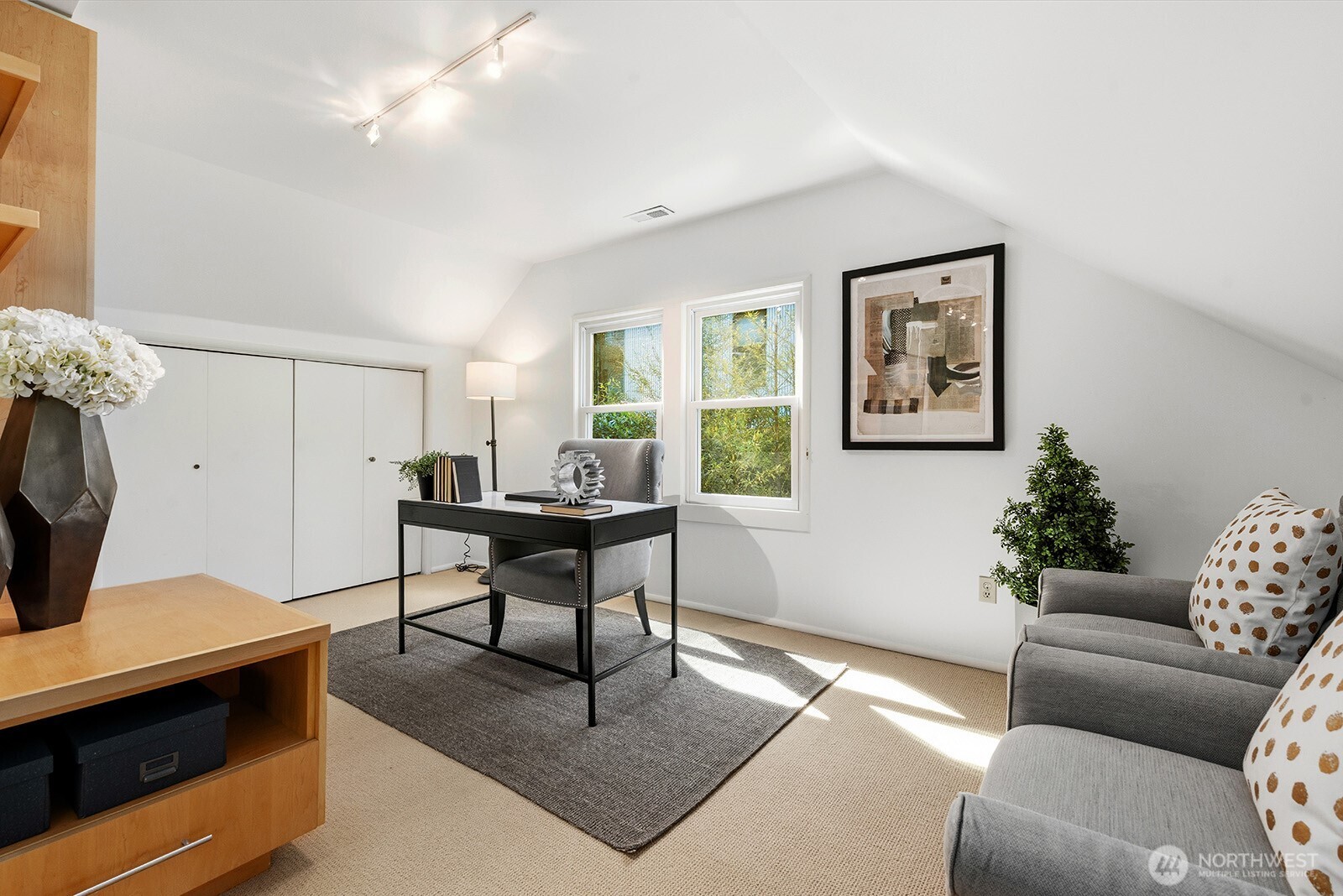 2514 Lake Park Drive S, Seattle, WA 98144-5609
