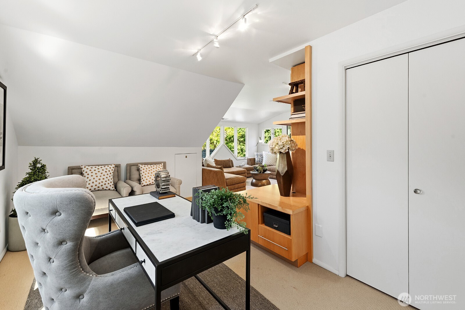 2514 Lake Park Drive S, Seattle, WA 98144-5609