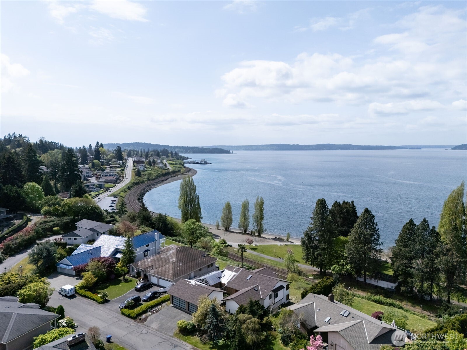 92 Tatoosh Place , Steilacoom, WA 98388