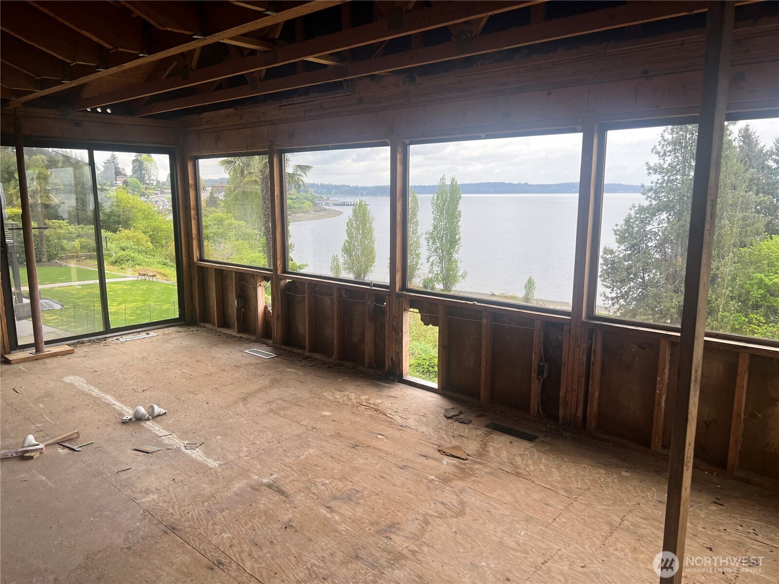 92 Tatoosh Place , Steilacoom, WA 98388