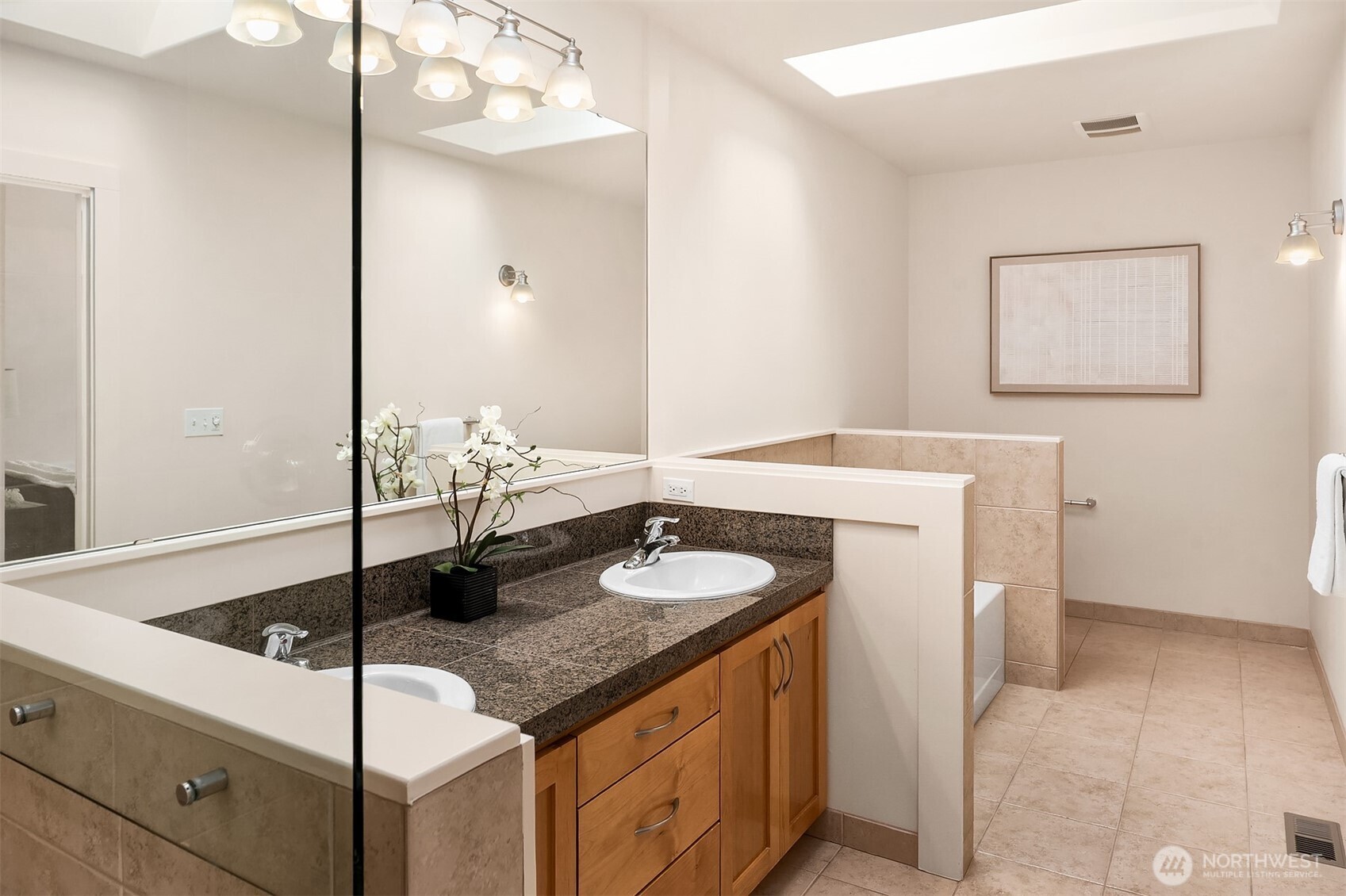 1025 NE 130th Street , Seattle, WA 98125