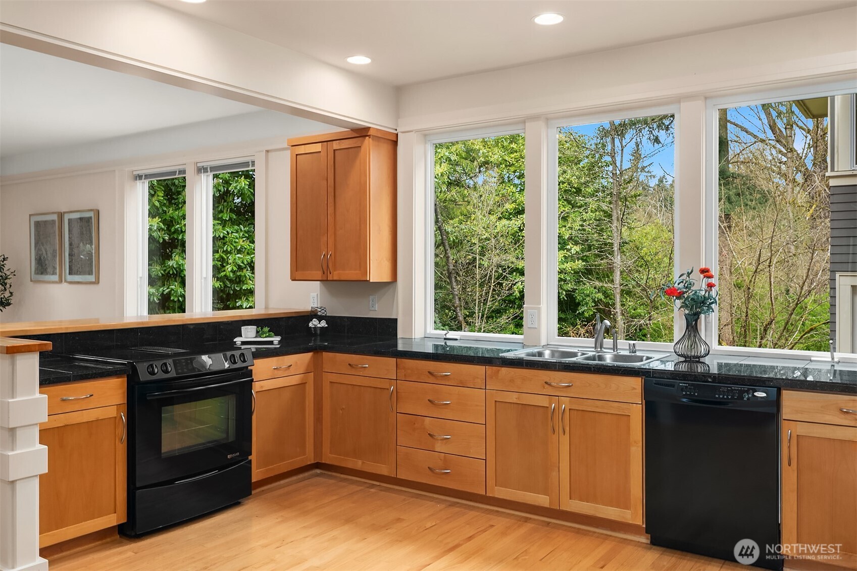 1025 NE 130th Street , Seattle, WA 98125