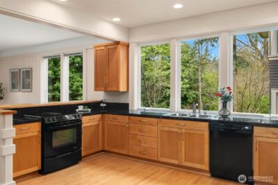 1025 NE 130th Street , Seattle, WA 98125 - Photo 9