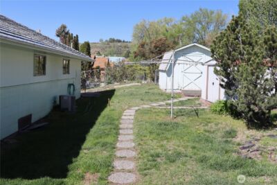 10 W Dewberry Avenue , Omak, WA 98841 - Photo 4