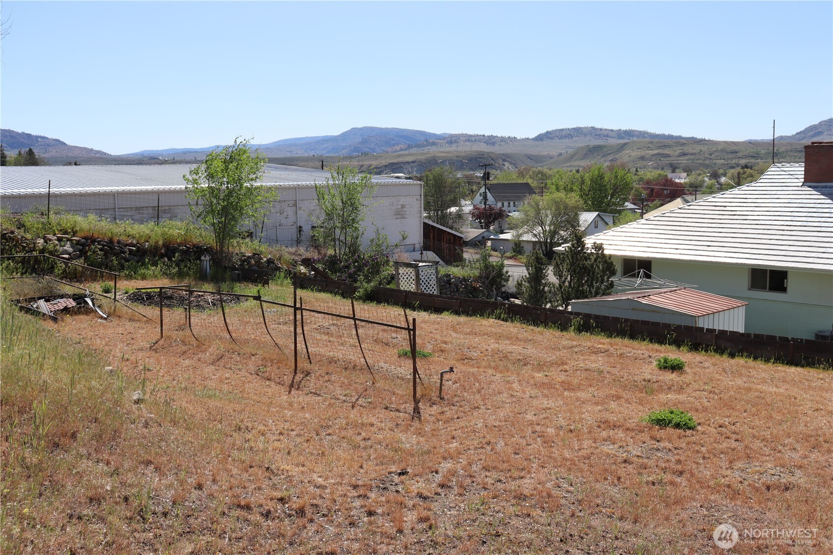 10 W Dewberry Avenue , Omak, WA 98841