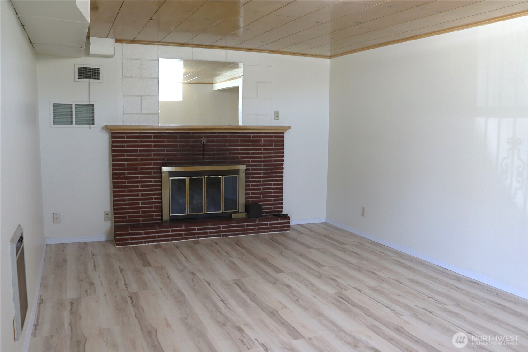 10 W Dewberry Avenue , Omak, WA 98841