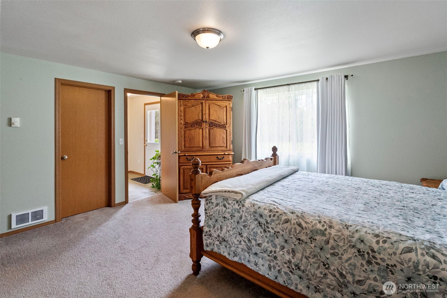 1704 197th Avenue SW, Lakebay, WA 98349-8111