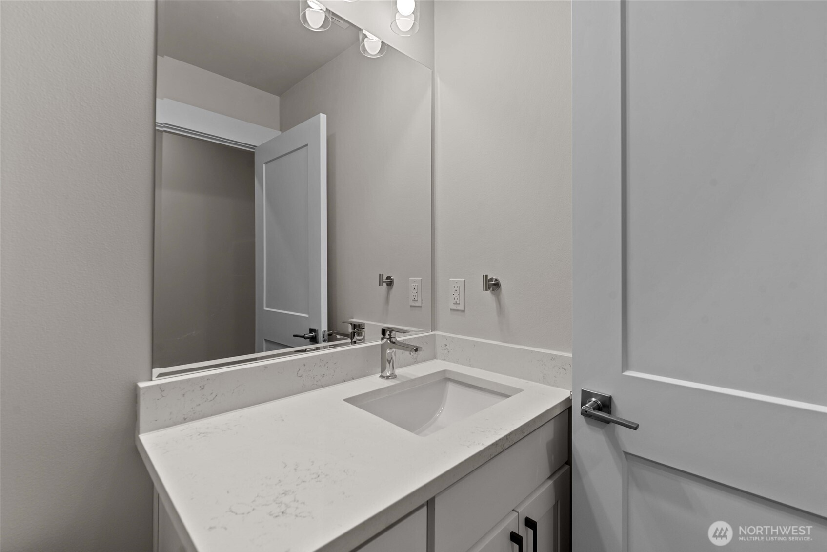 1030 Finch Lane #D2, Wenatchee, WA 98801