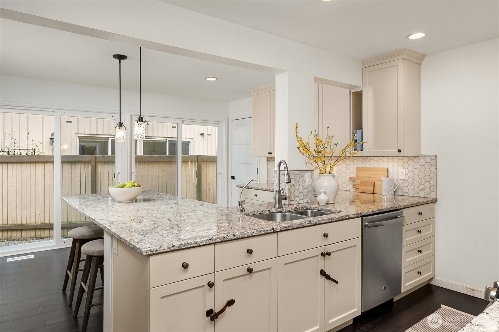20819 NE 25th Street , Sammamish, WA 98074-6350
