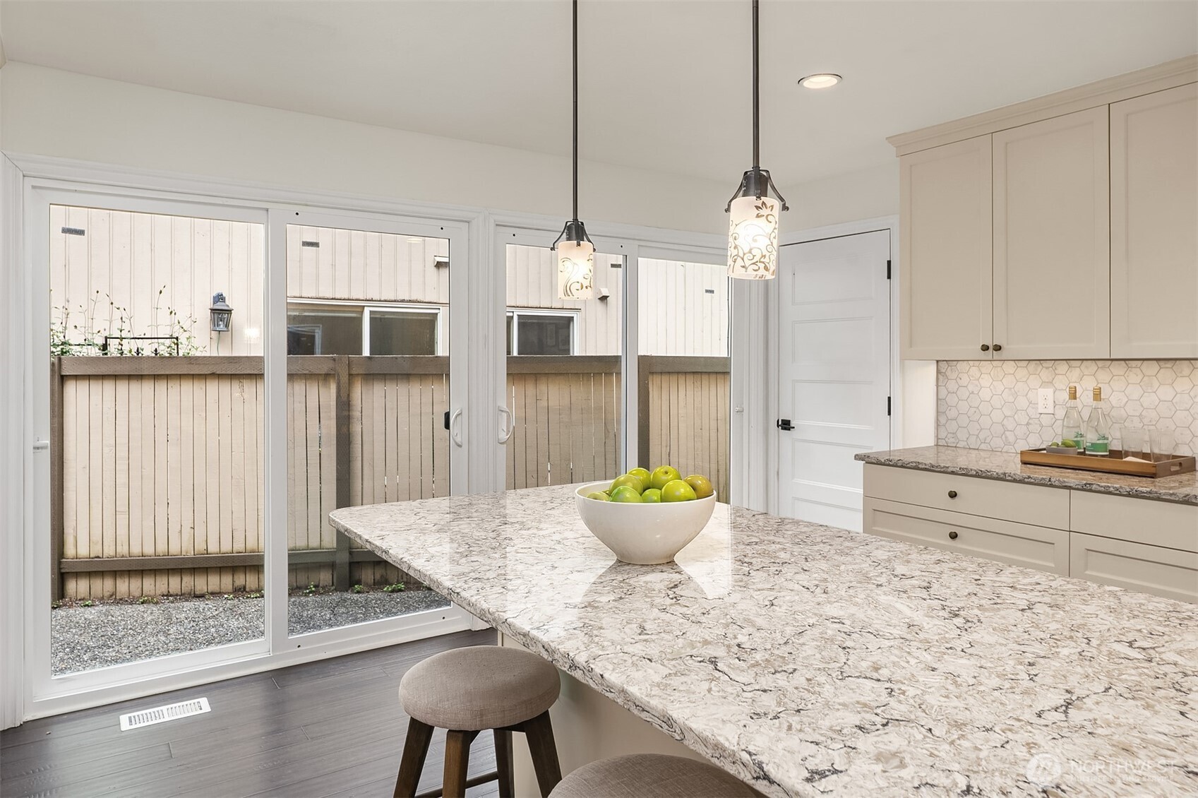 20819 NE 25th Street , Sammamish, WA 98074-6350