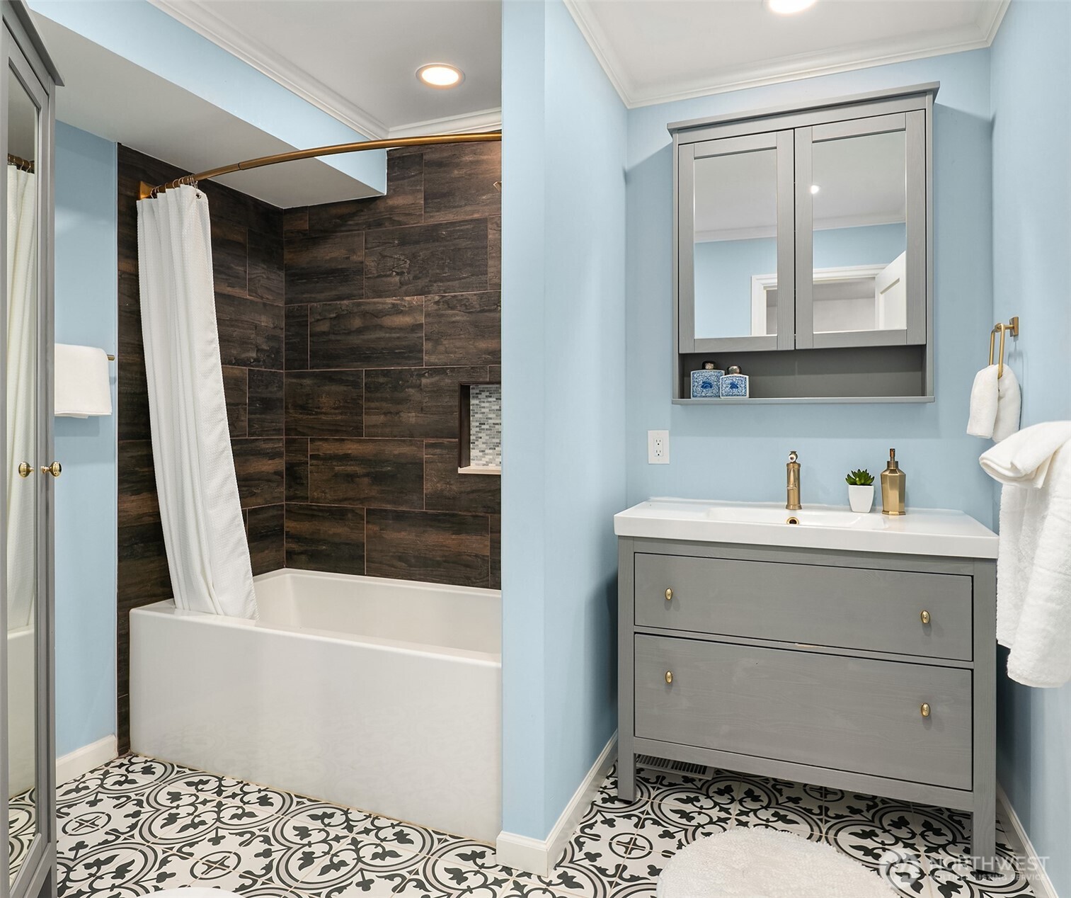 20819 NE 25th Street , Sammamish, WA 98074-6350