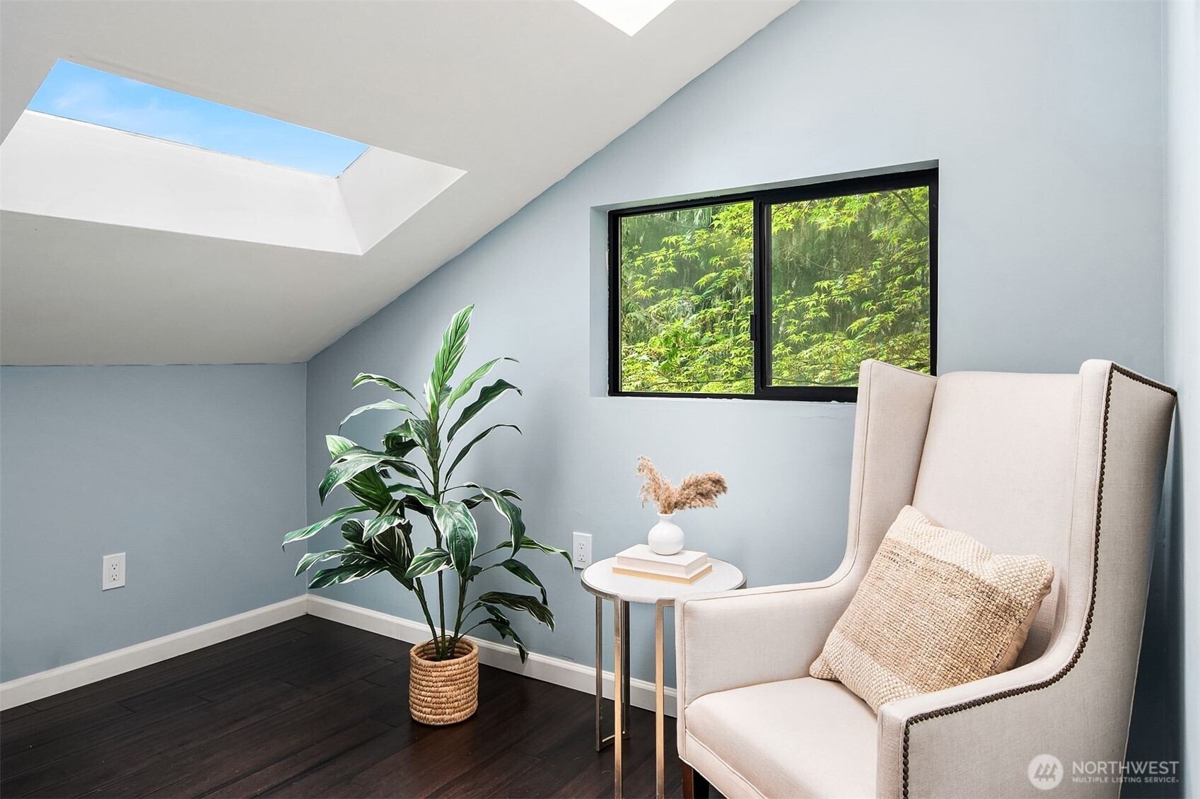 20819 NE 25th Street , Sammamish, WA 98074-6350