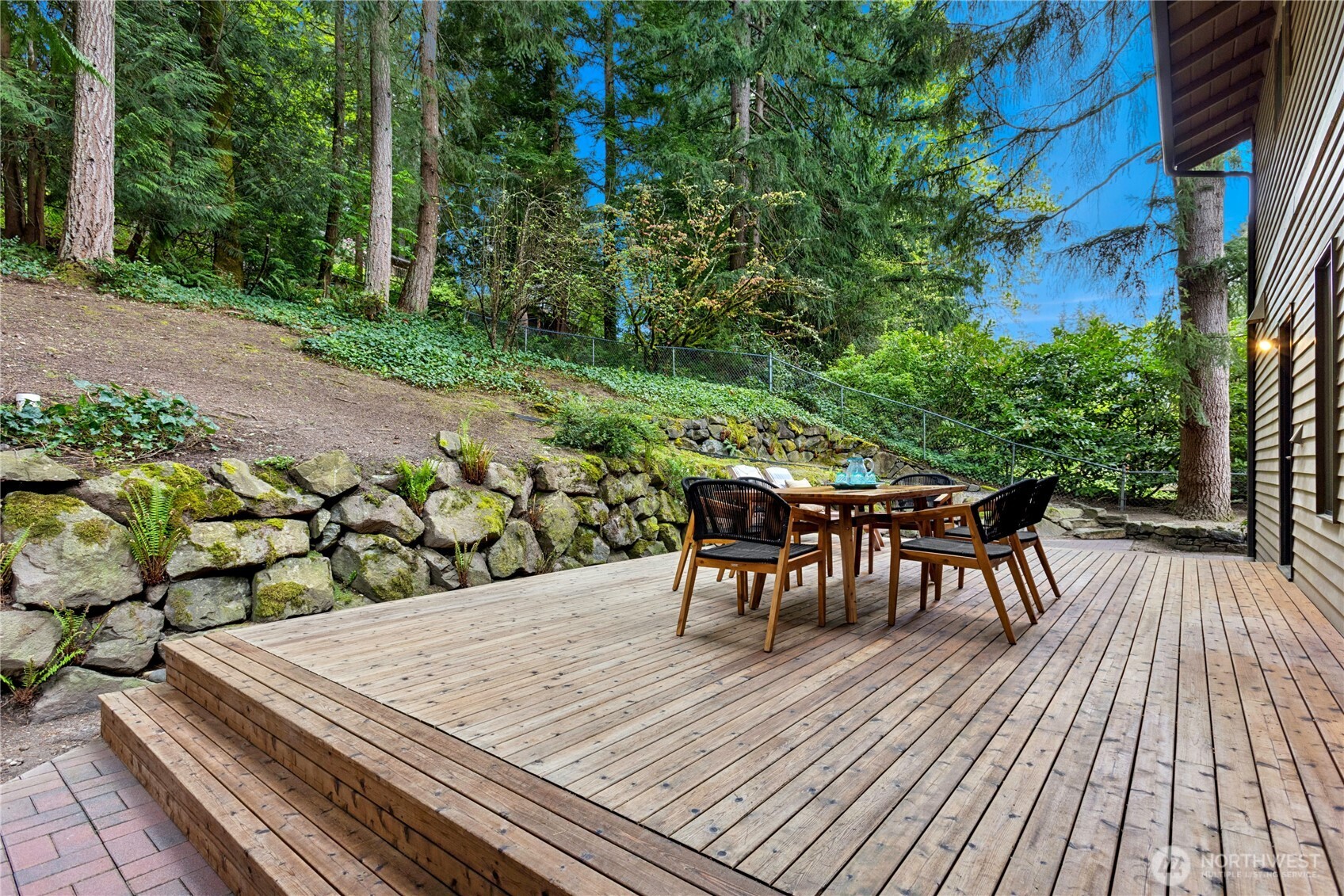 105 Big Bear Place NW, Issaquah, WA 98027