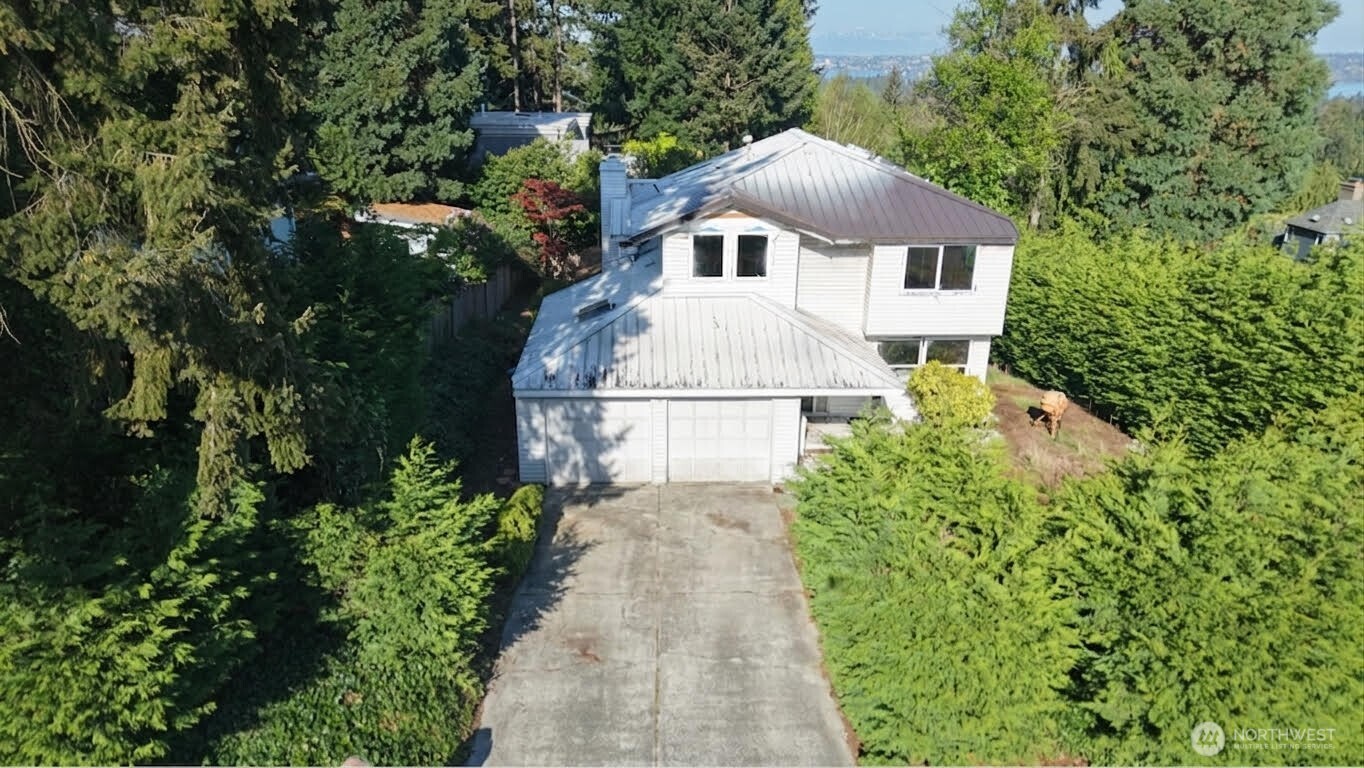 2915 98th Avenue NE, Clyde Hill, WA 98004