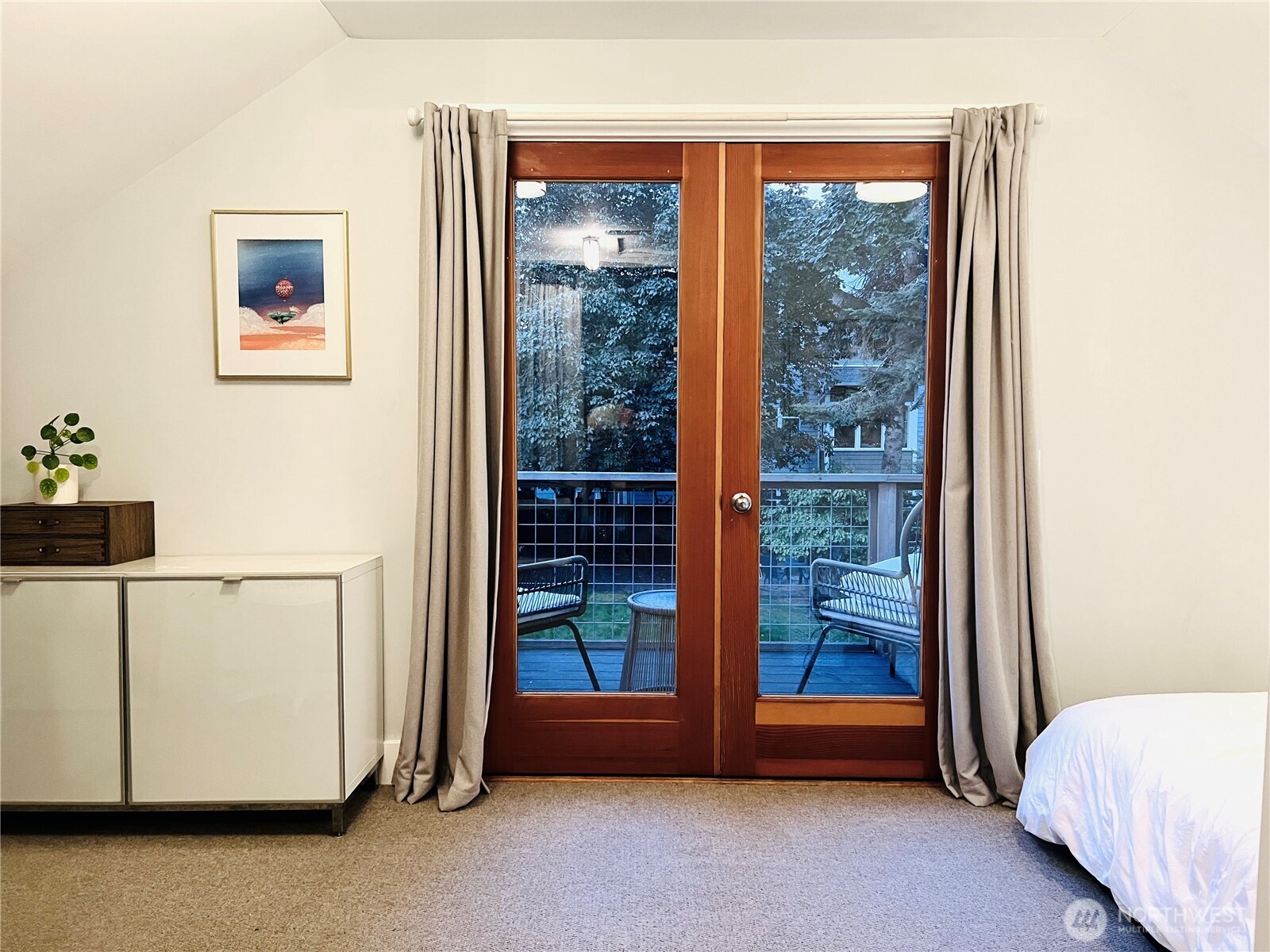 172 Grow Avenue NW, Bainbridge Island, WA 98110