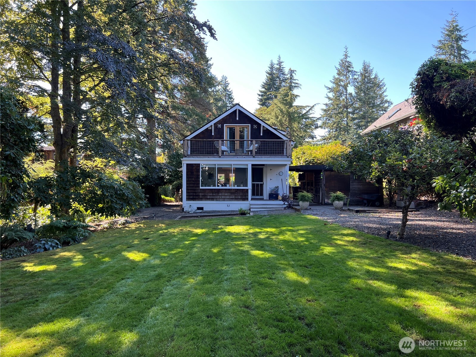 172 Grow Avenue NW, Bainbridge Island, WA 98110