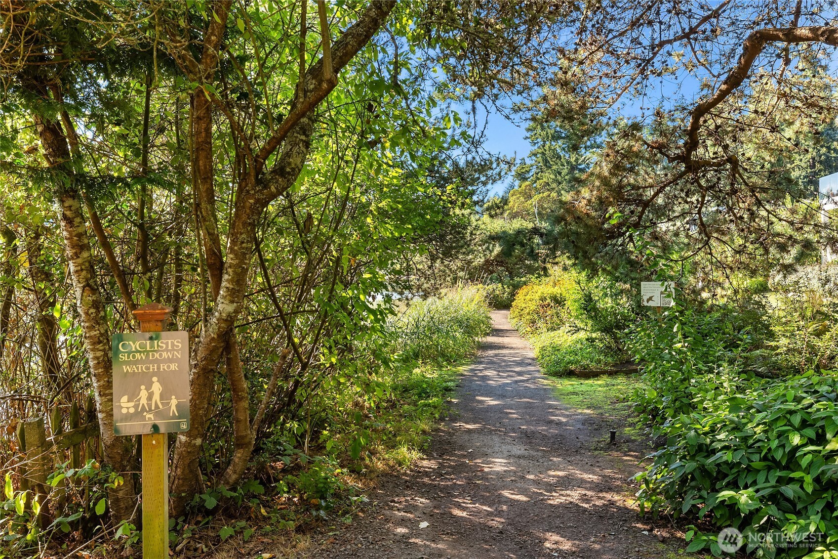 172 Grow Avenue NW, Bainbridge Island, WA 98110