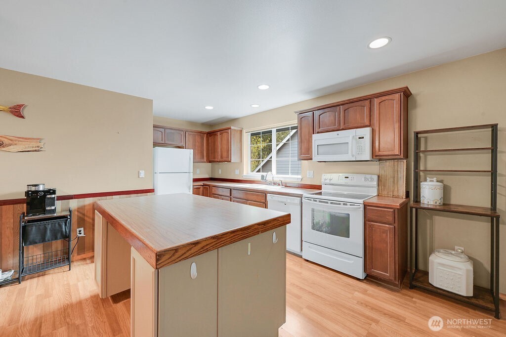 50 Rainier Lane , Port Ludlow, WA 98365