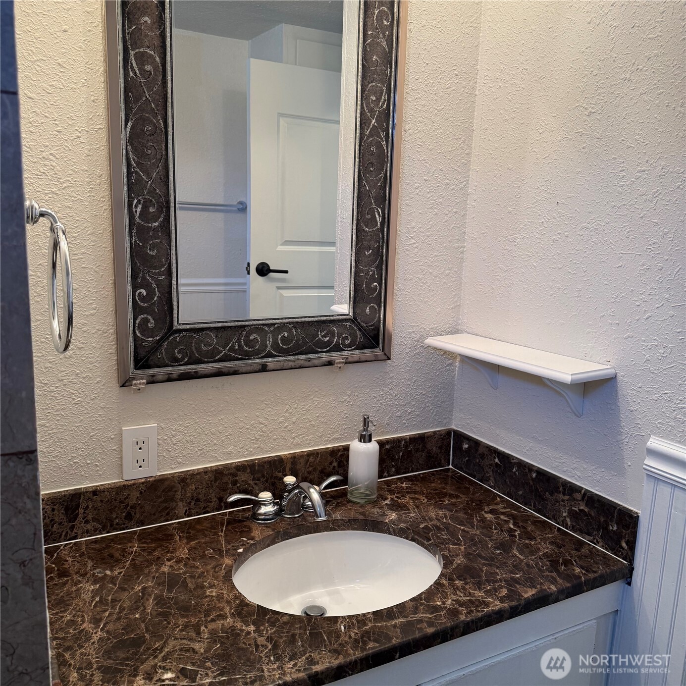 4040 Auburn way S #16, Auburn, WA 98092
