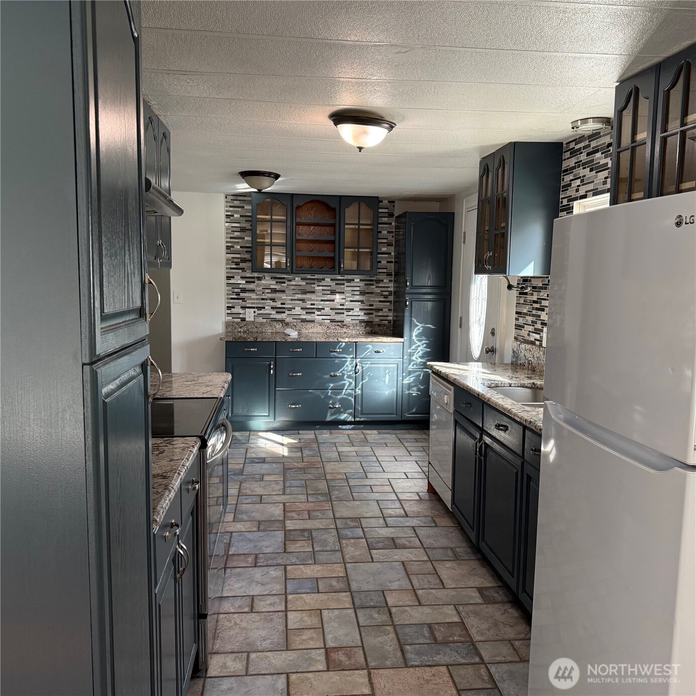 4040 Auburn way S #16, Auburn, WA 98092