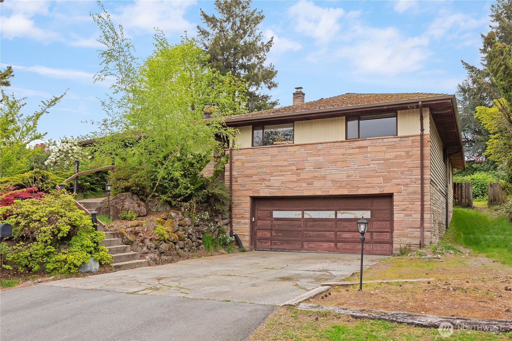 3720 80th Avenue SE, Mercer Island, WA 98040