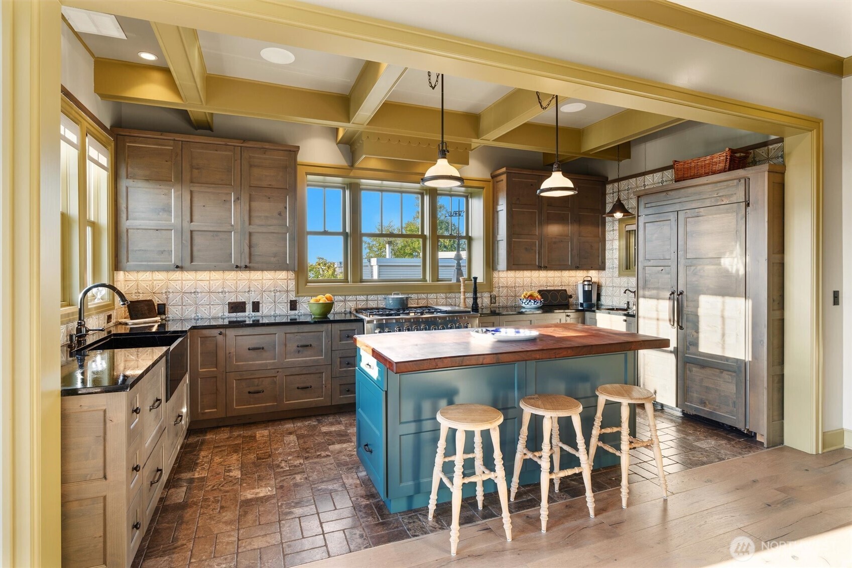 3310 59th Avenue SW #A, Seattle, WA 98116-3005