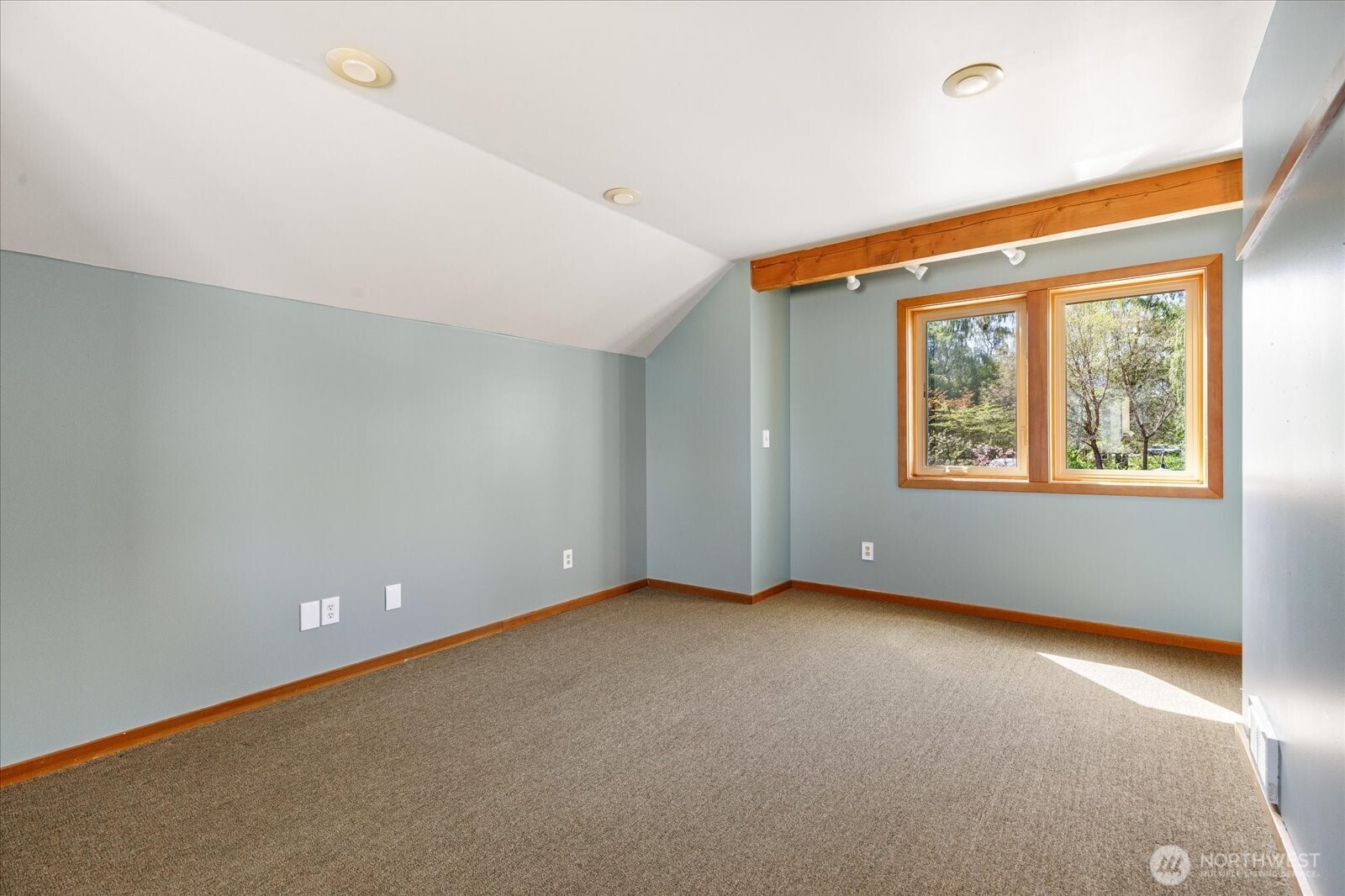 221 2nd Street #8, Langley, WA 98260