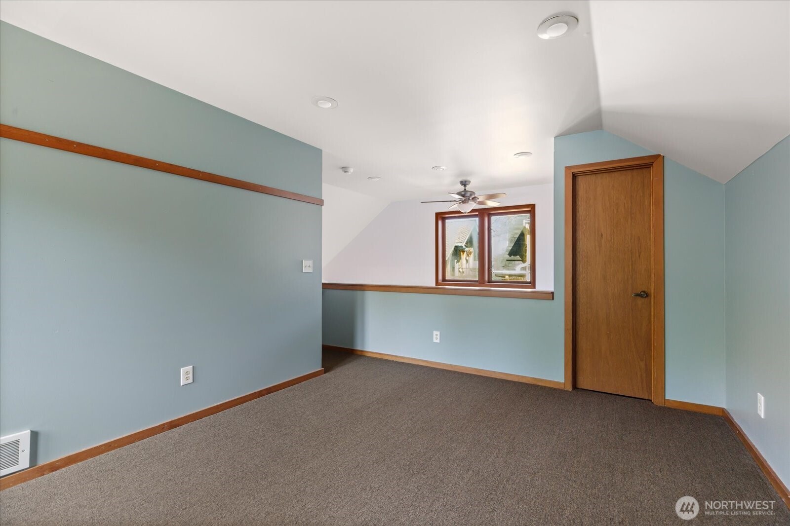 221 2nd Street #8, Langley, WA 98260