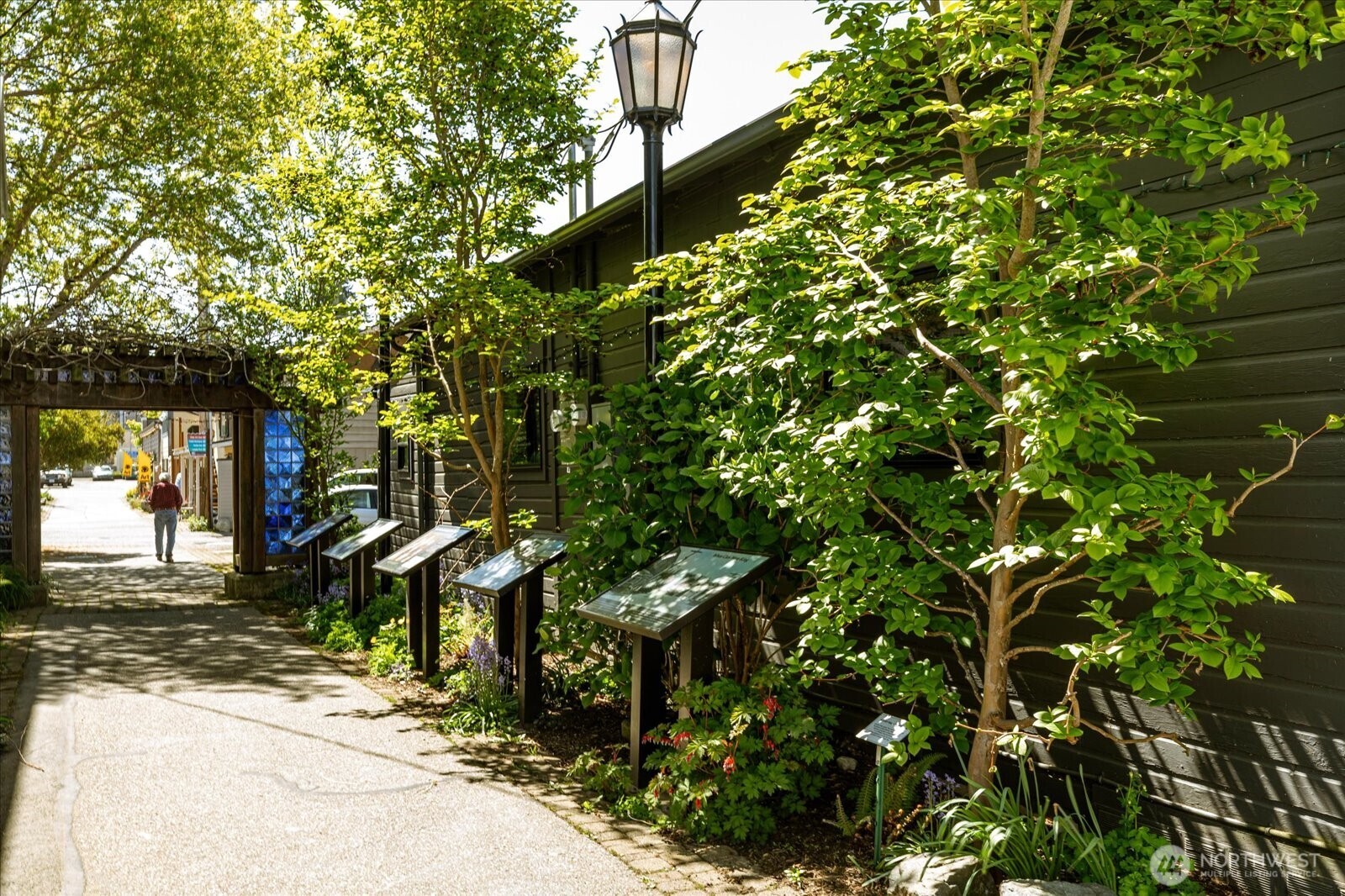 221 2nd Street #8, Langley, WA 98260