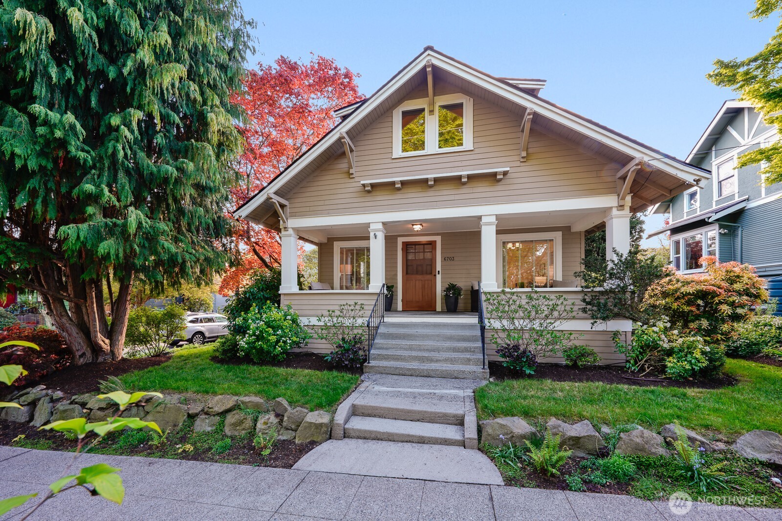 6703 17th Avenue NW, Seattle, WA 98117-5519