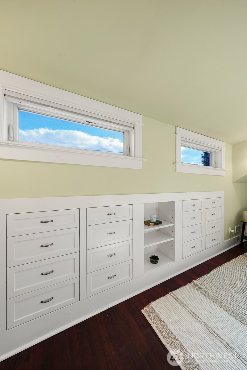 6703 17th Avenue NW, Seattle, WA 98117-5519