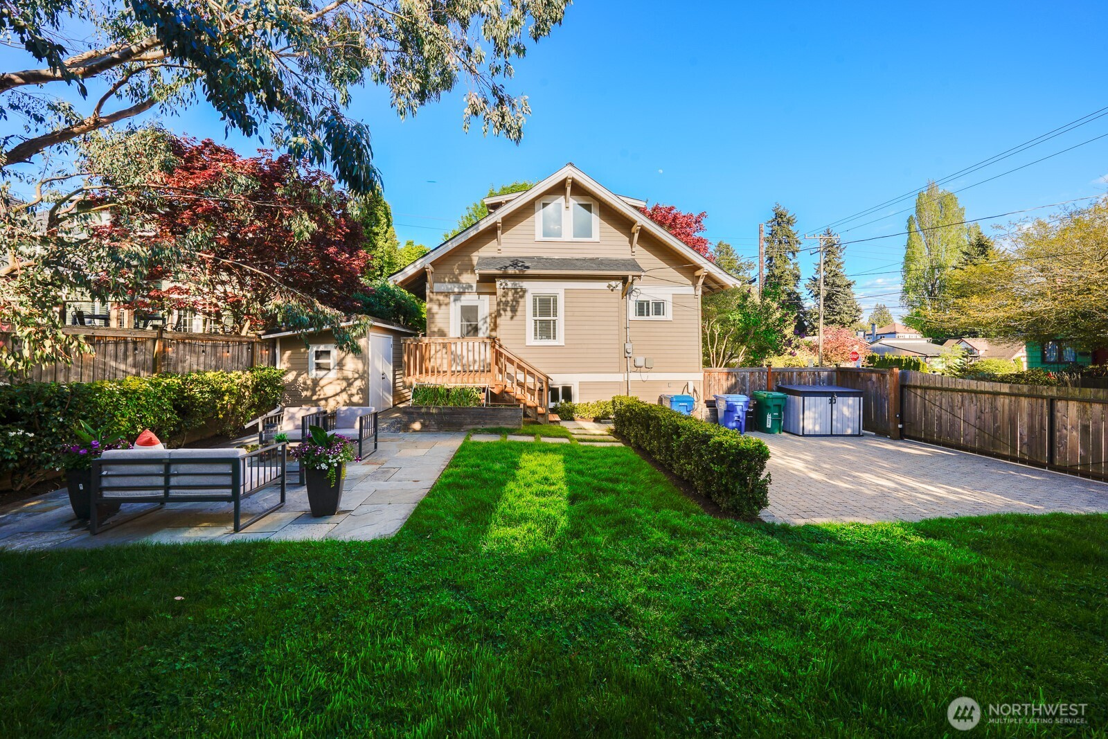 6703 17th Avenue NW, Seattle, WA 98117-5519