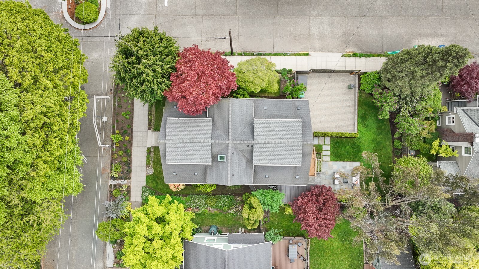 6703 17th Avenue NW, Seattle, WA 98117-5519