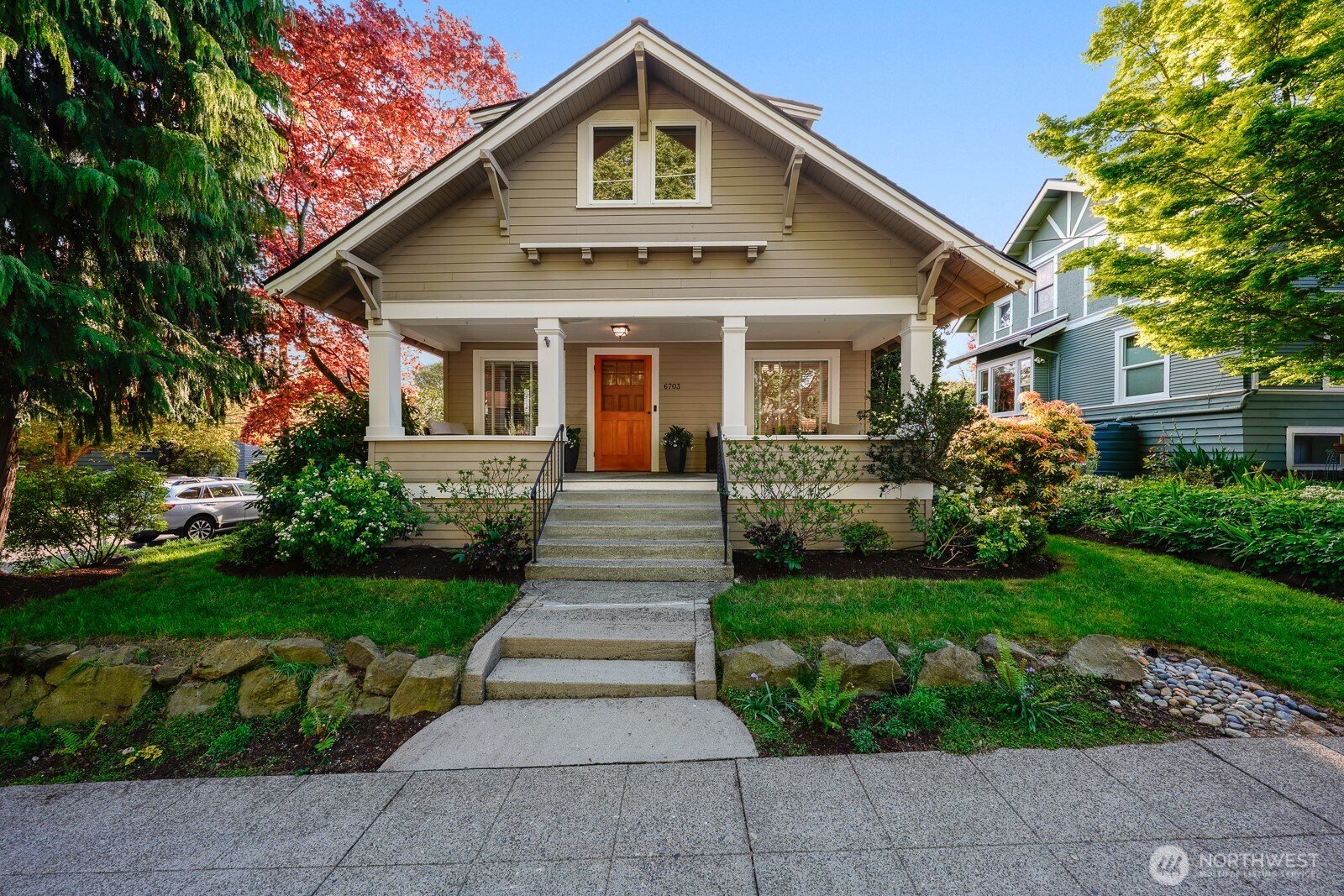 6703 17th Avenue NW, Seattle, WA 98117-5519
