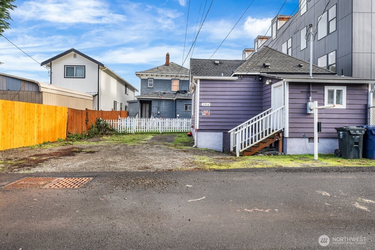 1916 Martin Luther King Jr Way , Tacoma, WA 98405