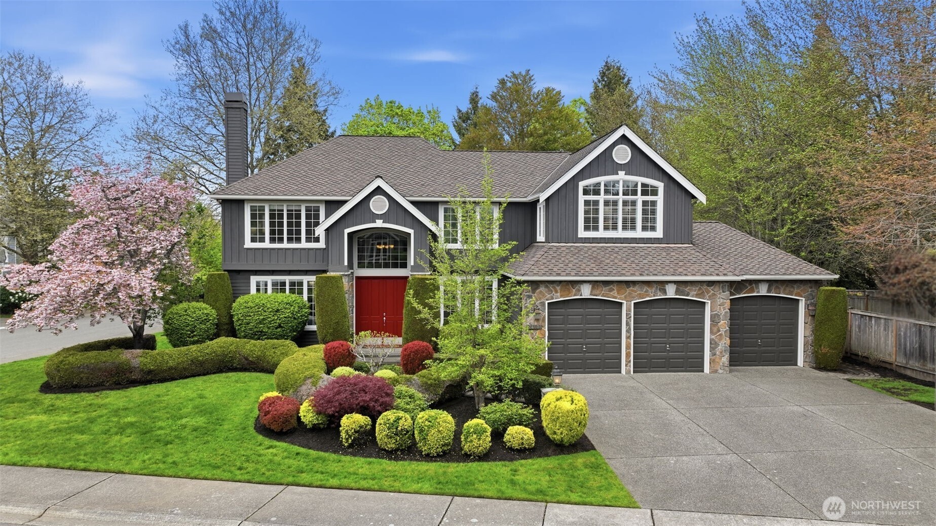 24608 SE 2nd Place , Sammamish, WA 98074