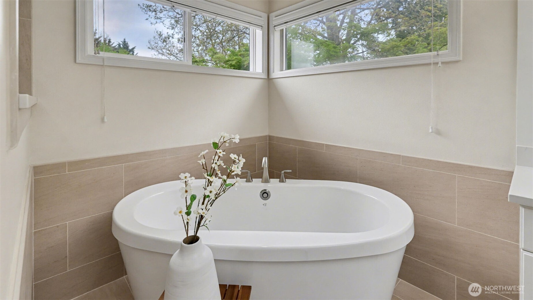 24608 SE 2nd Place , Sammamish, WA 98074