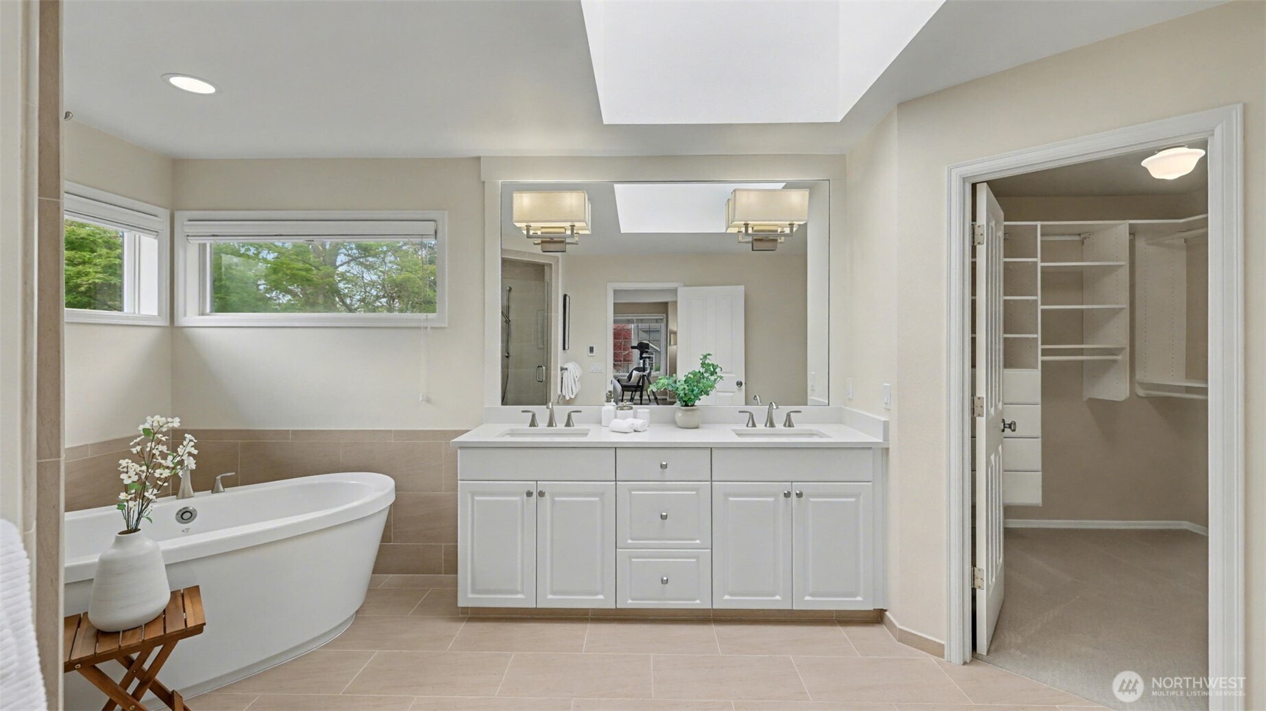 24608 SE 2nd Place , Sammamish, WA 98074