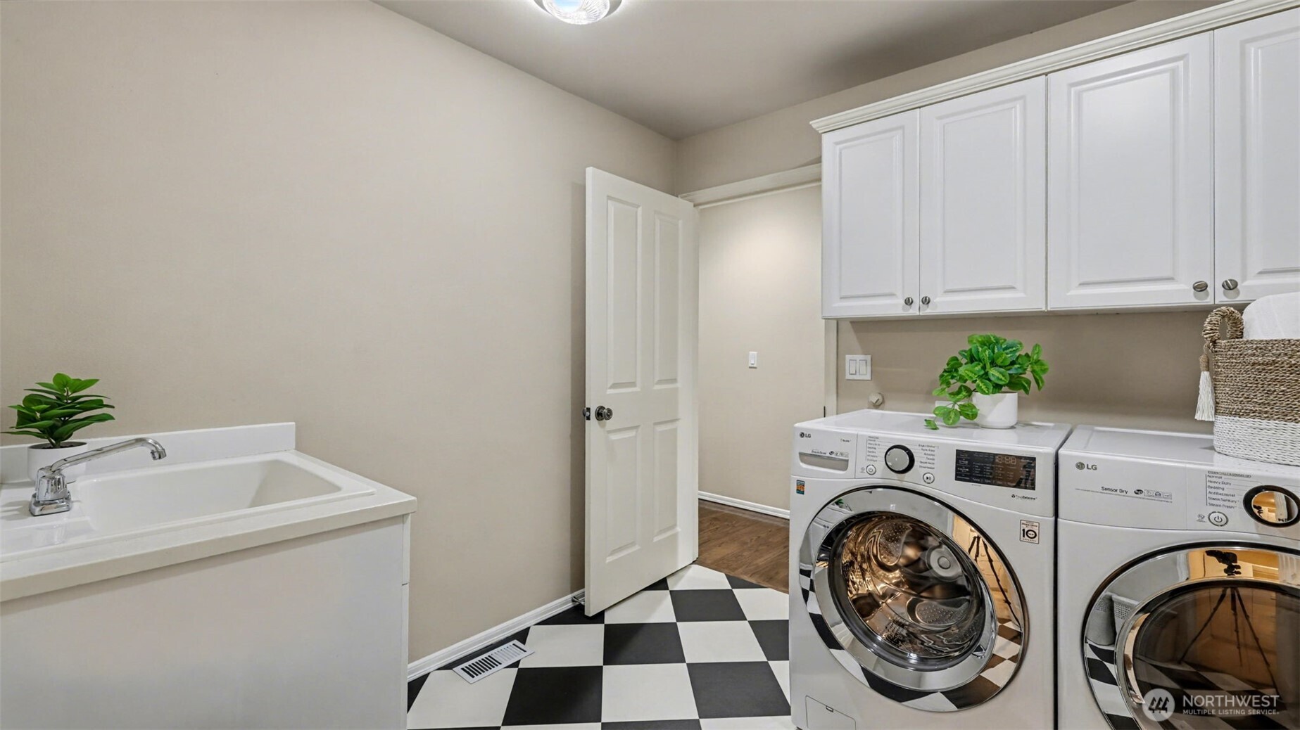 24608 SE 2nd Place , Sammamish, WA 98074