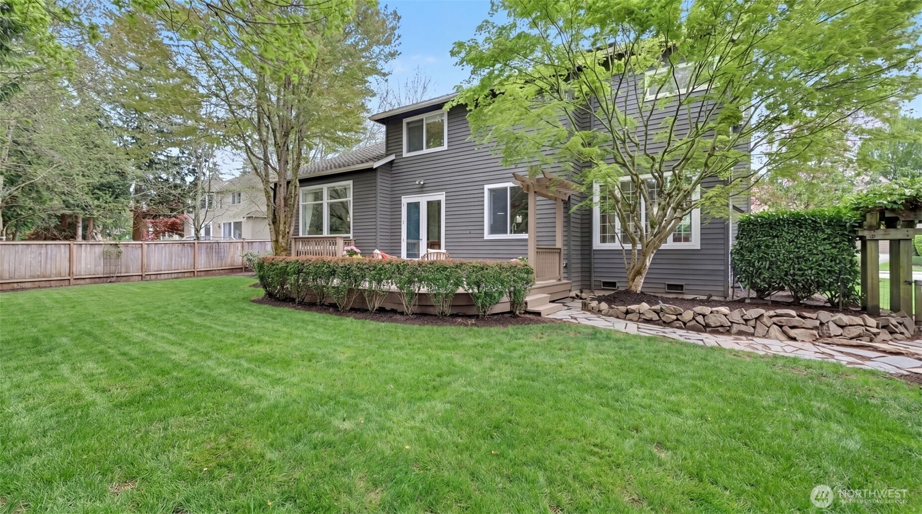 24608 SE 2nd Place , Sammamish, WA 98074