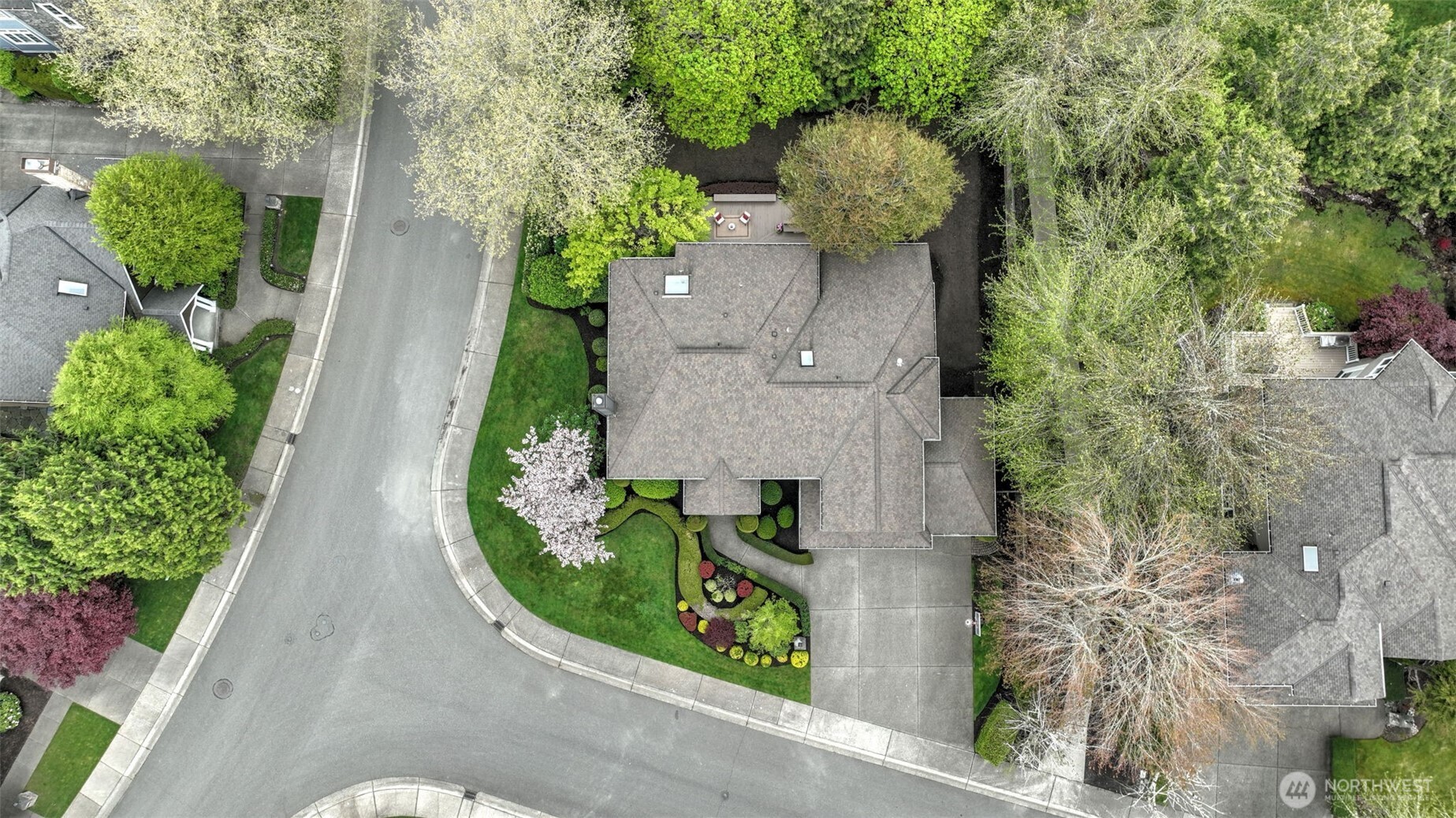 24608 SE 2nd Place , Sammamish, WA 98074