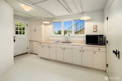 1108 39th Avenue E, Seattle, WA 98112 - Photo 29
